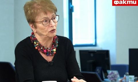 Копринка Червенкова пред ФАКТИ: Как ще се пребори човек с тази маса, която е решила, че Слави Трифонов ще я спаси?