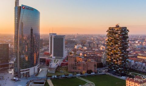 Лек ръст на наемите