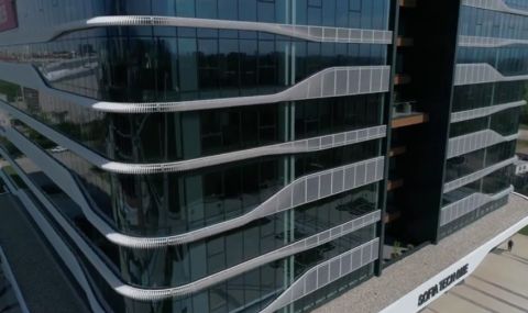 Голяма банка се мести в нова сграда през 2022 година