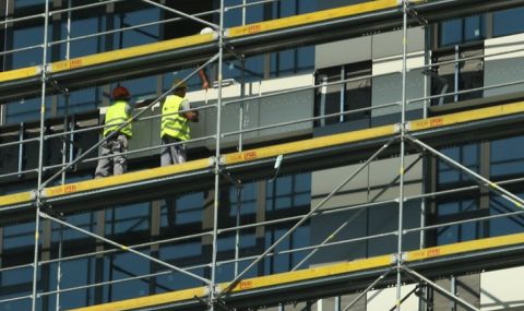 Проверяват незаконен строеж в столичен квартал