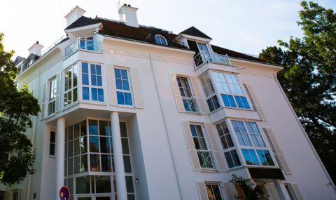 Тук живеят все по-нашироко