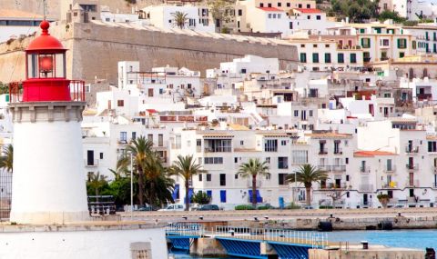 Банка призовава да се продават по-малко имоти на чужденци