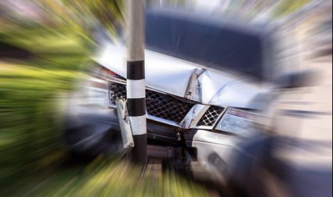 Шофьор загина след удар в дърво на пътя Добрич-Варна