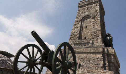 Задържаха в Добрич един от провокаторите на Шипка