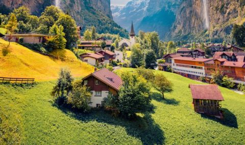 Под западните санкции попаднаха 10 ултра луксозни имота на олигарси