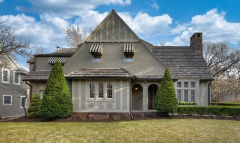 Продават къщата, в която милиардер е основал първата си компания (СНИМКИ)