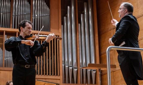 Виртуозният цигулар Светлин Русев свири в памет на големия български композитор Александър Райчев