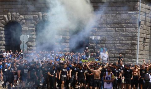 Фенове на „Левски“ и ЦСКА се биха на „Орлов мост“