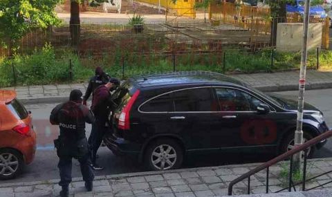 Хванаха 38-годишен, забивал кирки в джипове на украинци