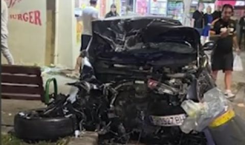 Шофьор без книжка помете коли, кофа за боклук и спря пред заведение в София