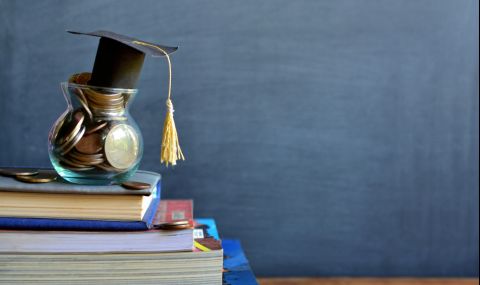 100 писатели се съревноваваха за 12 хил. лв.