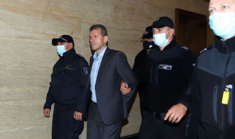 3 000 лева глоба за Боян Расате за нахлуването в Rainbow Hub