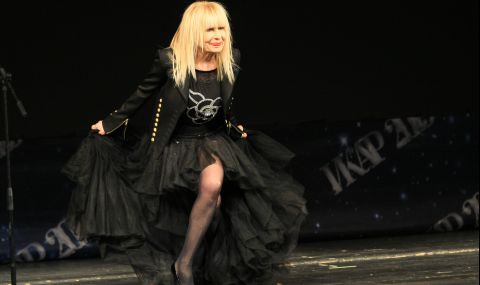 Лили Иванова отложи няколко концерта