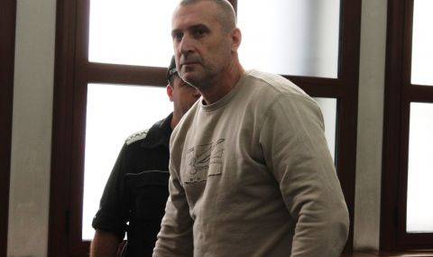 Потвърдиха доживотната присъда на полицая, убил родителите си