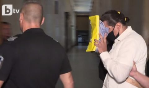 Виктор Спига остава в ареста