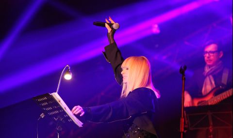 Цигуларят на Лили Иванова: Всеки би искал да е в екипа ѝ (ВИДЕО)