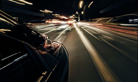 Джип блъсна два автомобила в насрещното в Пловдив