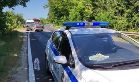 Катастрофа затвори пътя София-Варна