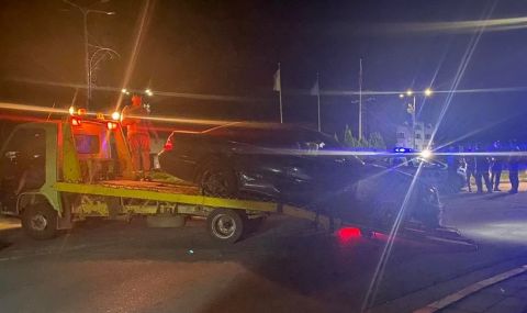 Полицаи са в болница след гонка