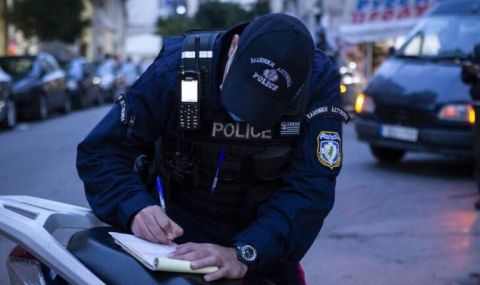 Ужас в Серес! Българи на кръчма, а децата им полуприпаднали в заключена кола