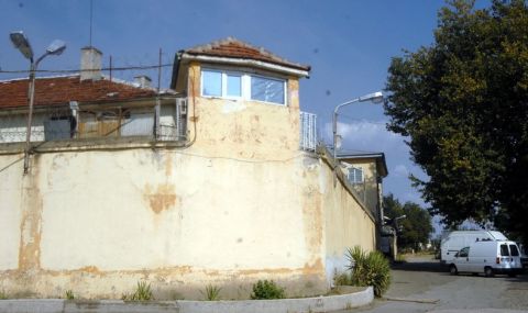 За близо 3 млн. лв.ремонтират голям затвор