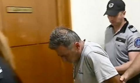 Македонецът Зоран, превозвал 88 мигранти, остава в ареста