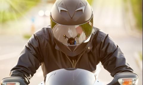 Пиян моторист си спретна среднощна гонка с полицаи в Бургас