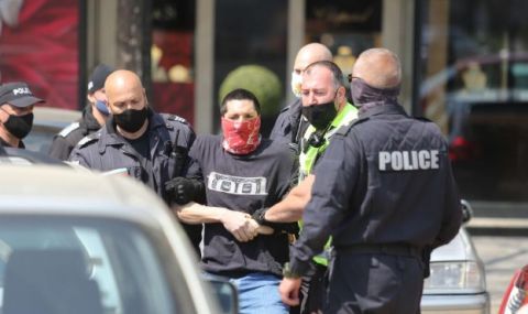 11 задържани при акция във Велико Търново