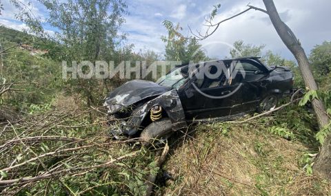 Гонка с полицията на „Тракия” завърши с катастрофа, шофьорът е без книжка