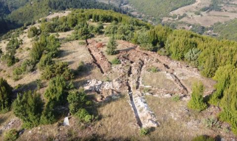 Иманяри съсипаха некропол на над 6000 г.