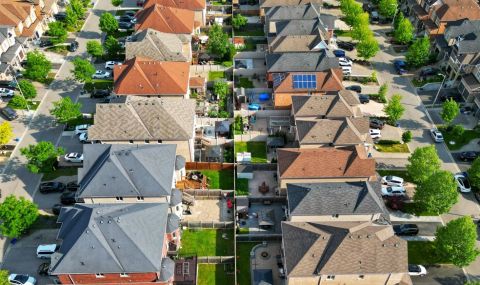 Лихвите растат, а цените падат