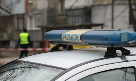 Мъж срещна жена си с друг на улицата и опита да го убие