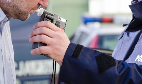 Пиян софиянец с изцепка на пътя в Слънчев бряг