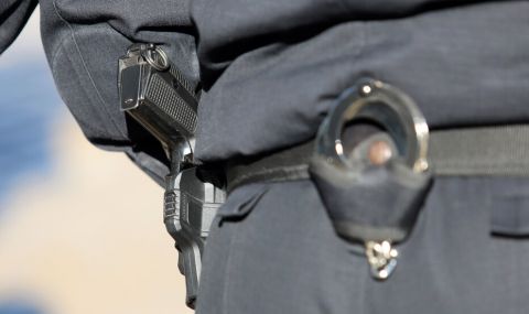 Посред бял ден намушкаха двама мъже във Велико Търново