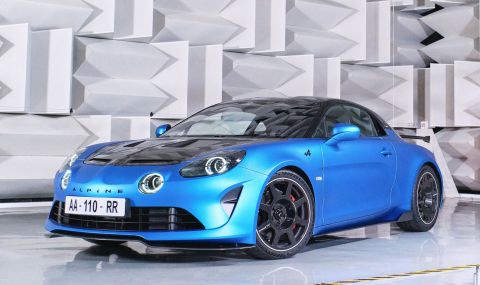 Alpine последва формулата на Lotus и представи A110R