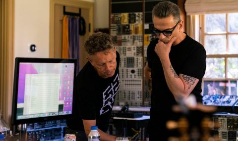Depeche Mode готвят първа среща с медиите след смъртта на Анди Флечър ВИДЕО