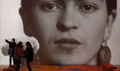 Оцениха цигулка, изрисувана и надписана от Фрида Кало, на 50 млн долара