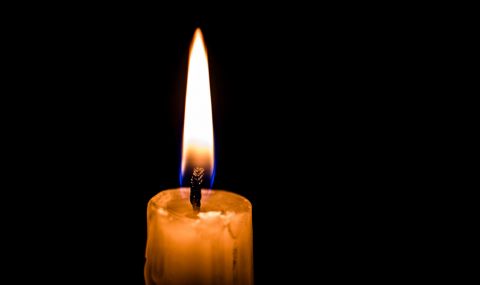 Почина обичан комик