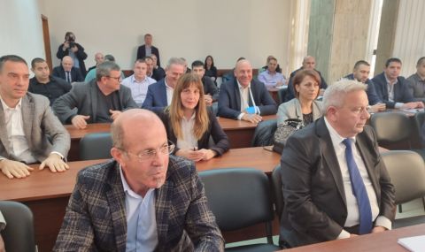 МВР, прокуратура и кметове на спешна среща в Бургас заради мигрантите