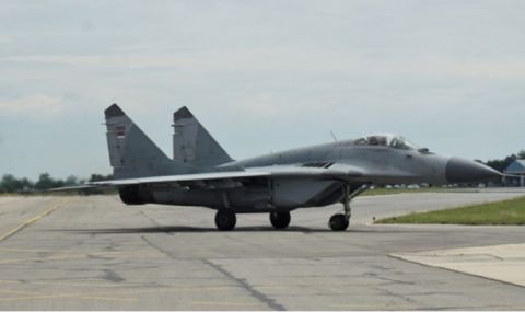 Строители отказват ремонт на „Граф Игнатиево” за F-16, МО си иска парите