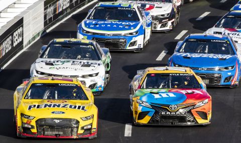 Бивш собственик на кола от NASCAR бе осъден да плати $31 млн. след изпадането във фалит