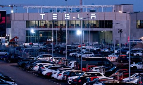 Tesla с огромно разширение на гигафабриката си