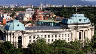 110 университетски преподаватели призоваха просветния министър да се откаже от въвеждането на „Добродетели и религии“