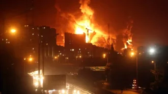 Иран спешно изнася петрол, Китай с рекордни запаси