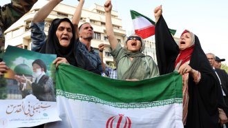 Гняв, изненада и надежда в Иран след американските бомбардировки