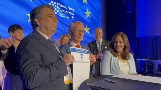 На фона на скандала „Продължаваме промяната“ е приета за член на АЛДЕ