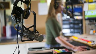 Сагата със студентското радио се запъти към съда