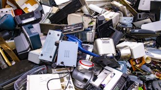 ПП-ДБ иска по-лек режим за фирмите за електронен скрап, за да не скачат екотаксите