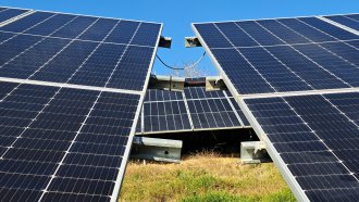 България бележи ръст в износа на ток с 2500% заради соларите