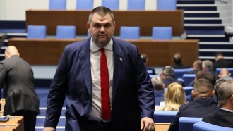 „Ди Велт“: Как един олигарх разширява властта си в България